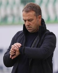 kaiyun体育网-六冠教头将拜仁一军！闹剧从何而起，又会如何收场？