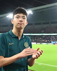 kaiyun正规平台-邵佳一离开国足后现身皇马！直接手持球队十号战袍亮相，赢得点赞