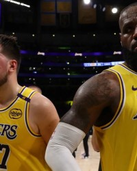 一笔疯狂的3方交易方案为东契奇、詹姆斯提供争冠所需的深度