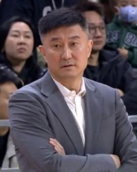 杜锋：依然是开局挖坑的老问题；无论输赢大家都要有所提升